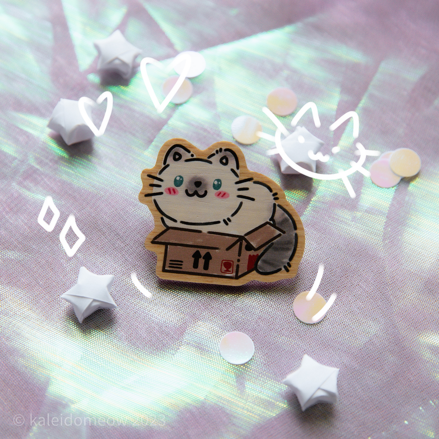 wood pin mochi by kaleidomeow