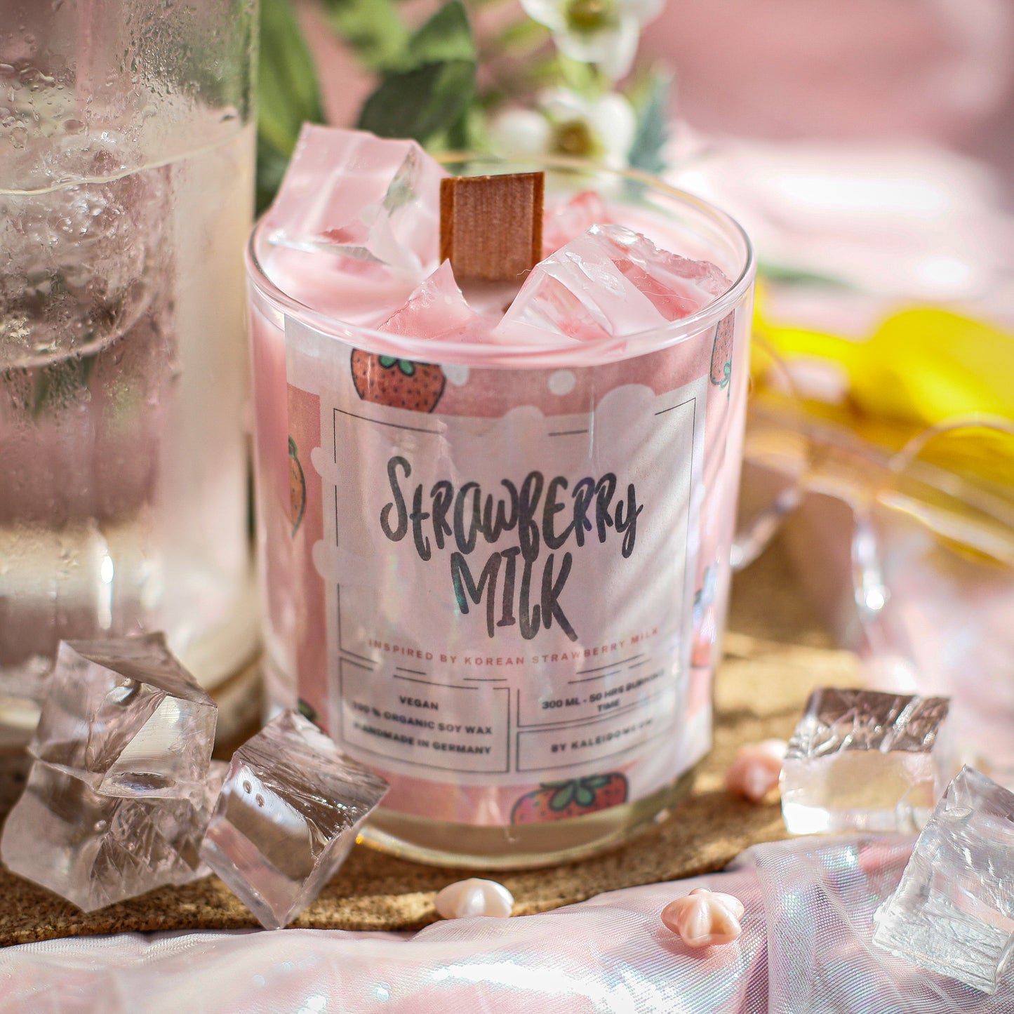 Strawberry Milk - Delicious Drinks inspired soy candle 300 ML